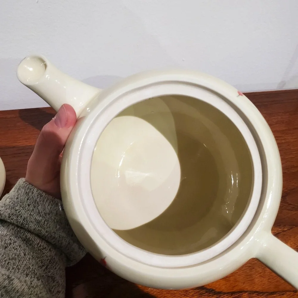 Vintage Porcelier Trademark Vitreous Hand Dec. China White Red Cat Tails‎ Teapot